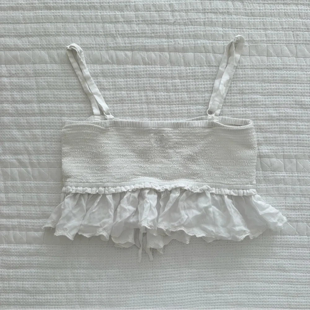 aritzia white ruffle tank top - Picture 4 of 4